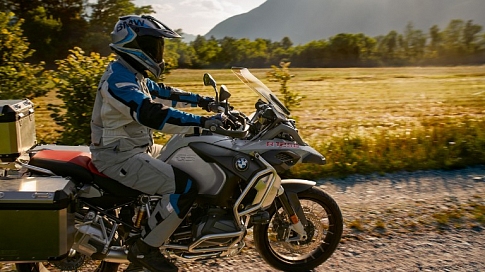 Обзор мотоцикла BMW R 1250GS Adventure 2019: особенности и характеристики